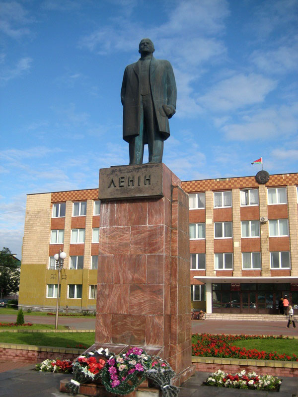 Памятник Ленину В.И. г. Мосты Гродненская обл