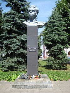 Памятник Чуклаю И.