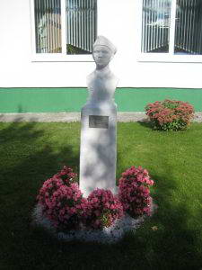 Памятник Кычану Джакыпову